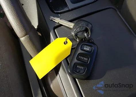 2005 Toyota Camry Le z USA, uszkodzony, nr VIN 4T1BE32K65U066574